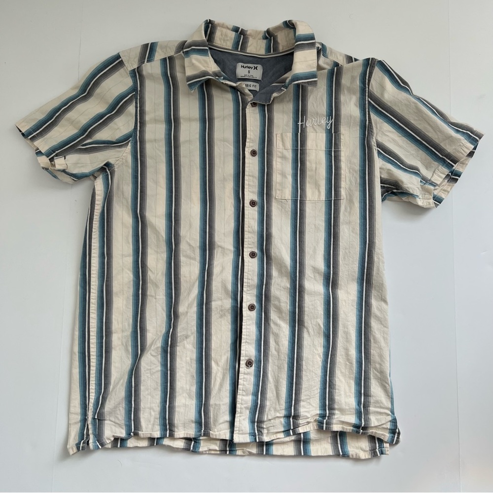 Hurley Men’s Shortsleeved Stripped Button Up Shirt Size Small